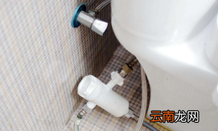 马桶上水有声音还特别慢什么原因-马桶上水慢调整哪里