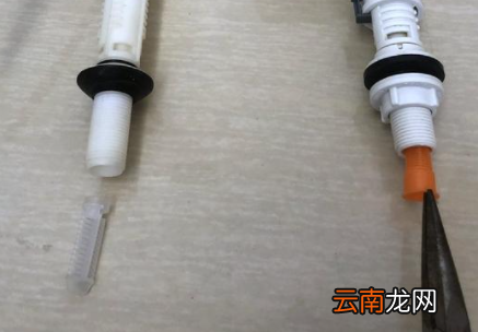 马桶上水有声音还特别慢什么原因-马桶上水慢调整哪里