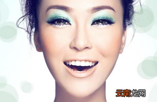 救急美妆品解决你的尴尬瞬间