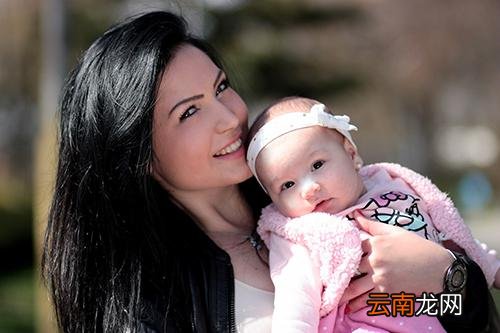 坐月子能用花露水吗,怀孕能用花露水吗