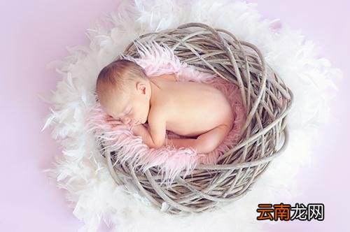 坐月子能用花露水吗,怀孕能用花露水吗
