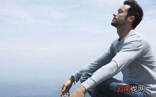 越是繁忙时越需要闭目养神 中老年人的闭目养神法