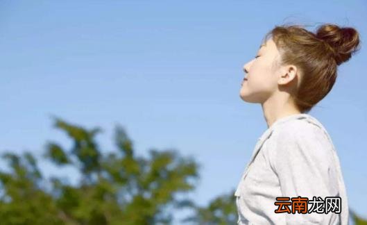 越是繁忙时越需要闭目养神 中老年人的闭目养神法