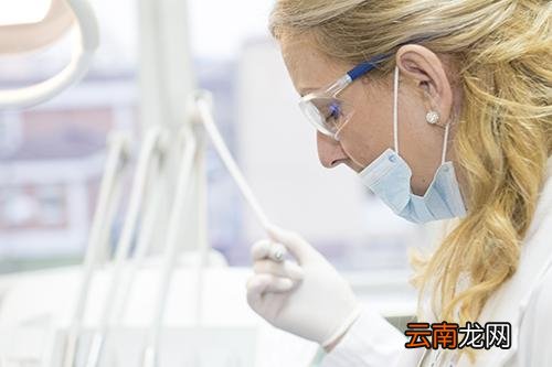 伤口可以用花露水消毒吗,花露水碰到伤口会怎样