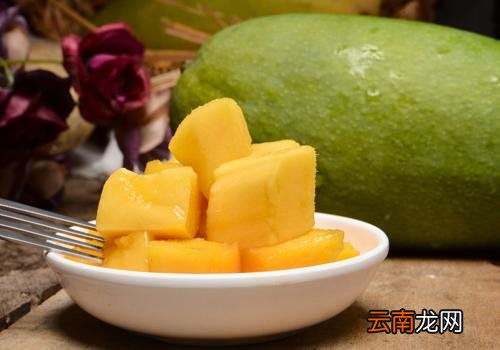 芒果很酸很硬怎么变甜 芒果很酸很硬可以吃吗