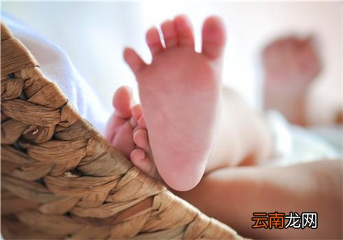 宝宝脚臭怎么回事 宝宝脚臭怎么办
