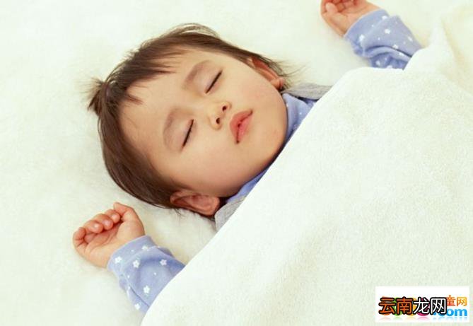 平时宝宝独睡有什么好处
