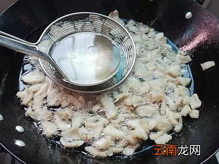 手撕包菜的家常做法 包菜这样做太好吃了