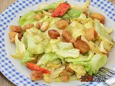 手撕包菜的家常做法 包菜这样做太好吃了