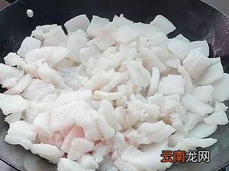 手撕包菜的家常做法 包菜这样做太好吃了