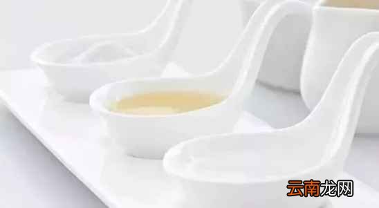 泡脚加什么好 加点它能逼出体内湿气