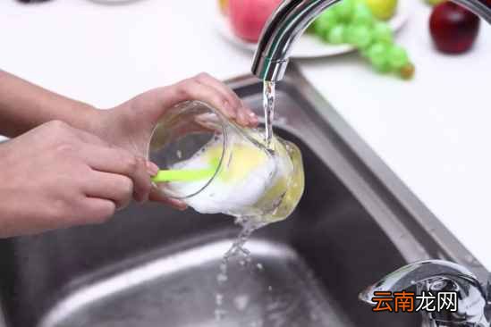 保鲜膜的用处 保鲜膜居然还有清洁作用