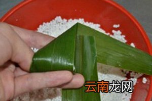 水晶粽子的做法和包法 水晶粽子原来是用西米包的