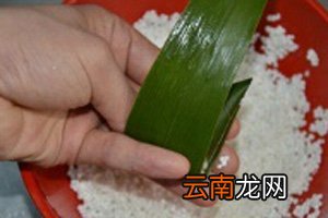 水晶粽子的做法和包法 水晶粽子原来是用西米包的
