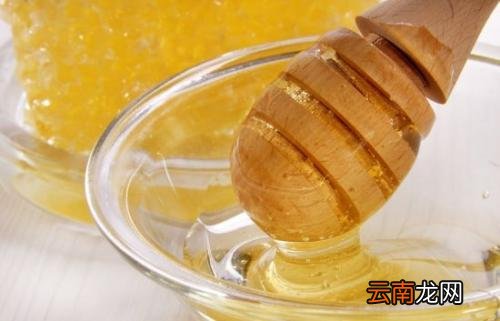 喝蜂蜜水能解酒吗 蜂蜜吃多了会引发什么