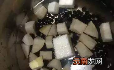 黑豆炖梨的做法及功效 黑豆这样吃功效翻倍