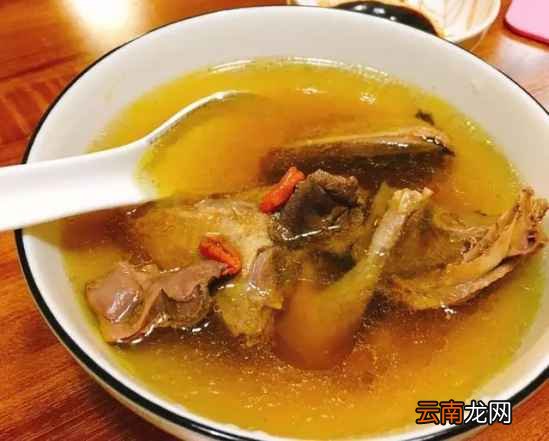 鸽子汤怎么炖最营养 女性常喝错不了