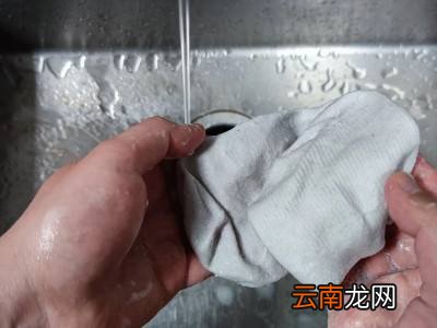 内裤黄黄的怎么洗干净