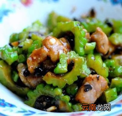 苦瓜家常菜谱做法 苦瓜这样做好吃又不苦