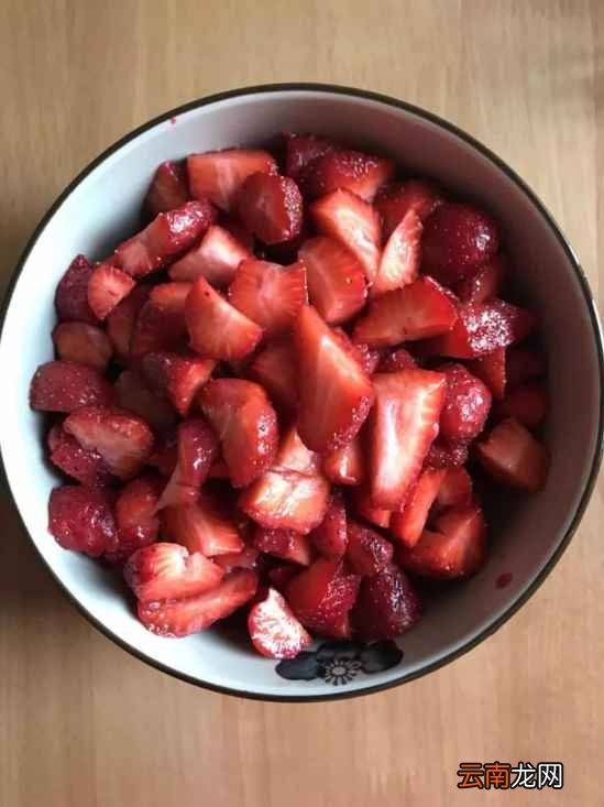 如何自制无水草莓酱 你需要八步才可搞定