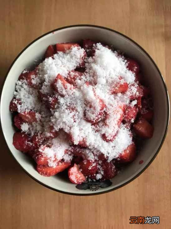 如何自制无水草莓酱 你需要八步才可搞定