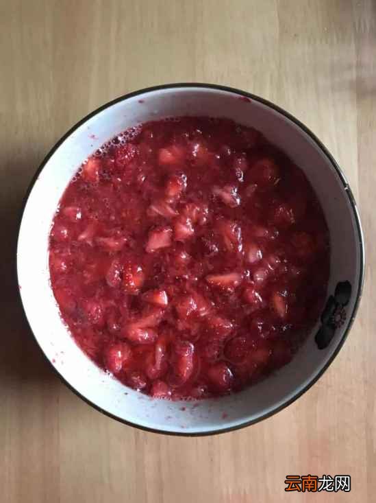 如何自制无水草莓酱 你需要八步才可搞定